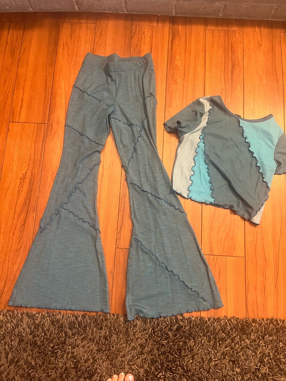 Juniors Blue / green Patchwork Ribbed Flare Bottoms and top